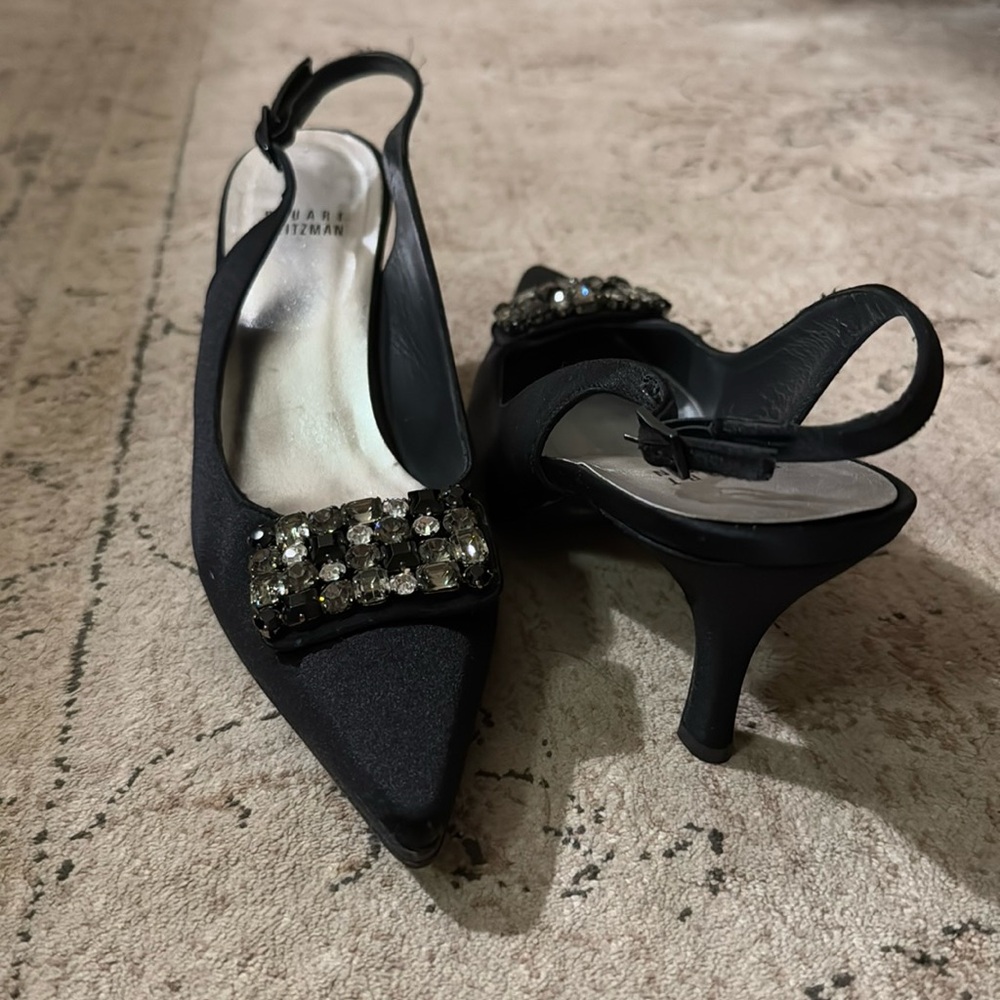 Like new Stuart Weitzman sling back heels